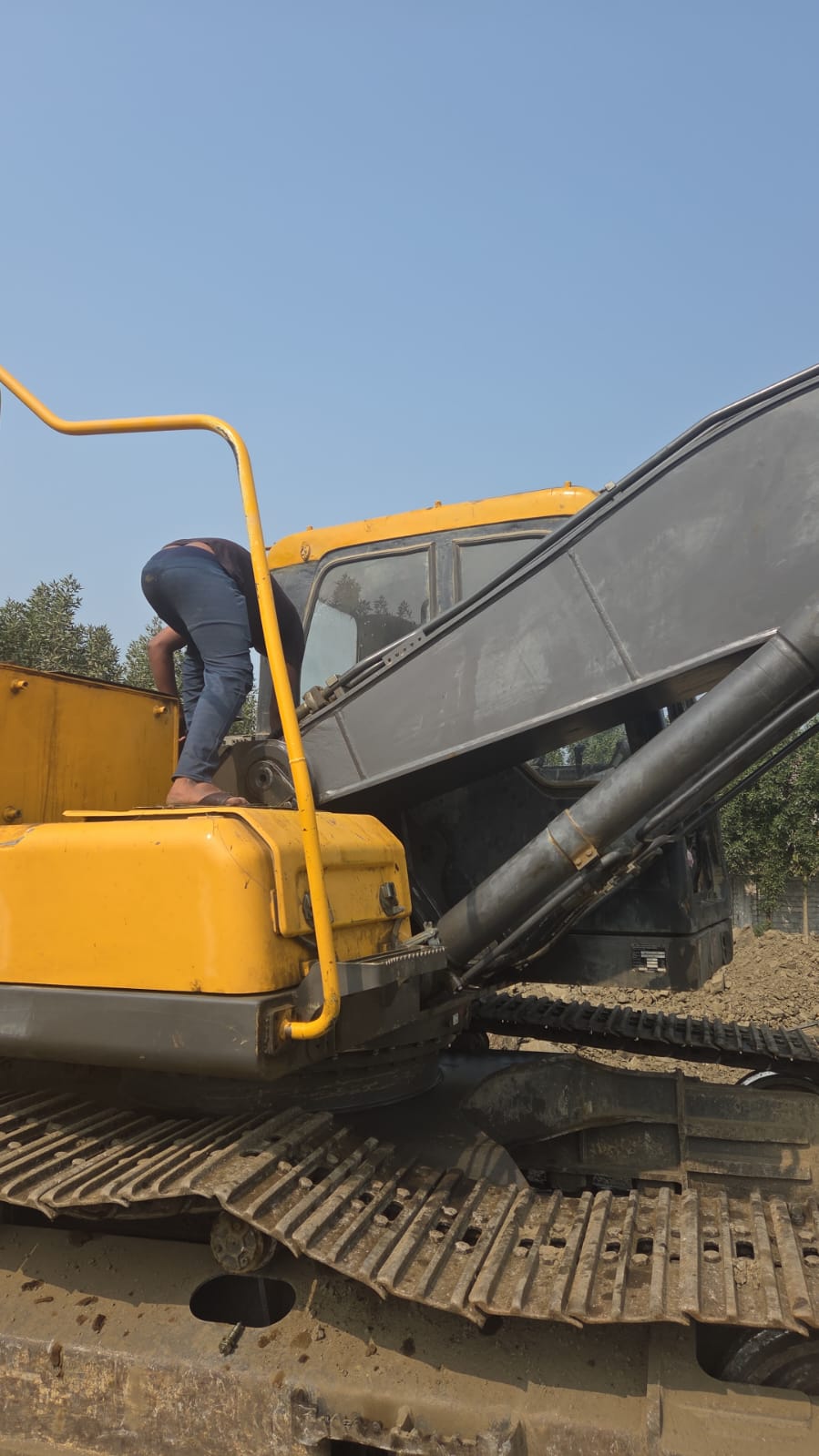 VOLVO EXCAVATOR EC210D 2019