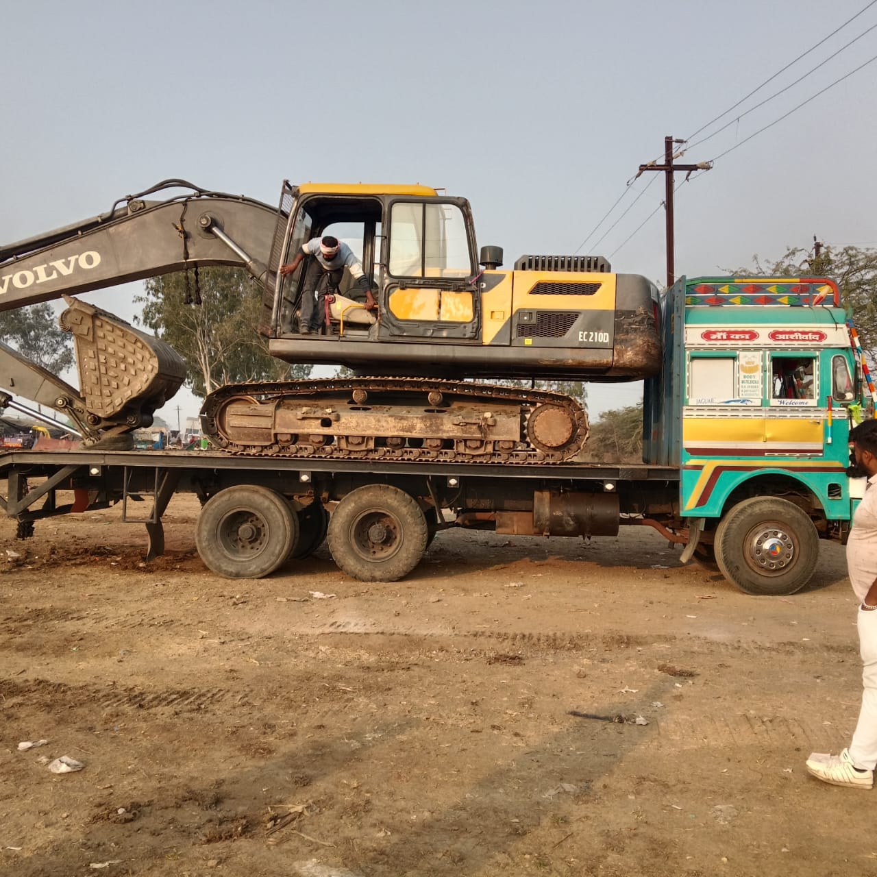 VOLVO EXCAVATOR EC210D 2019