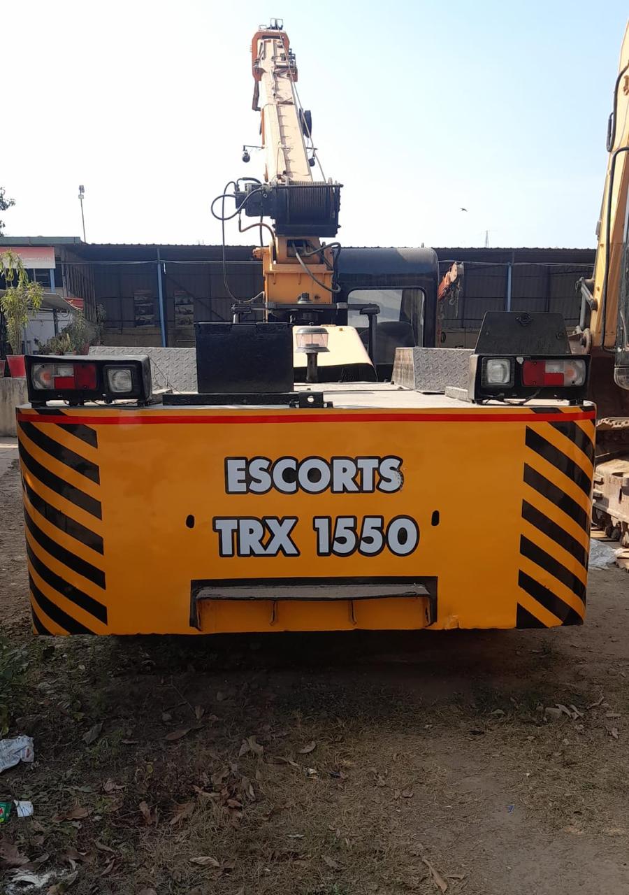 ESCORT FARANA TRX1550 2015
