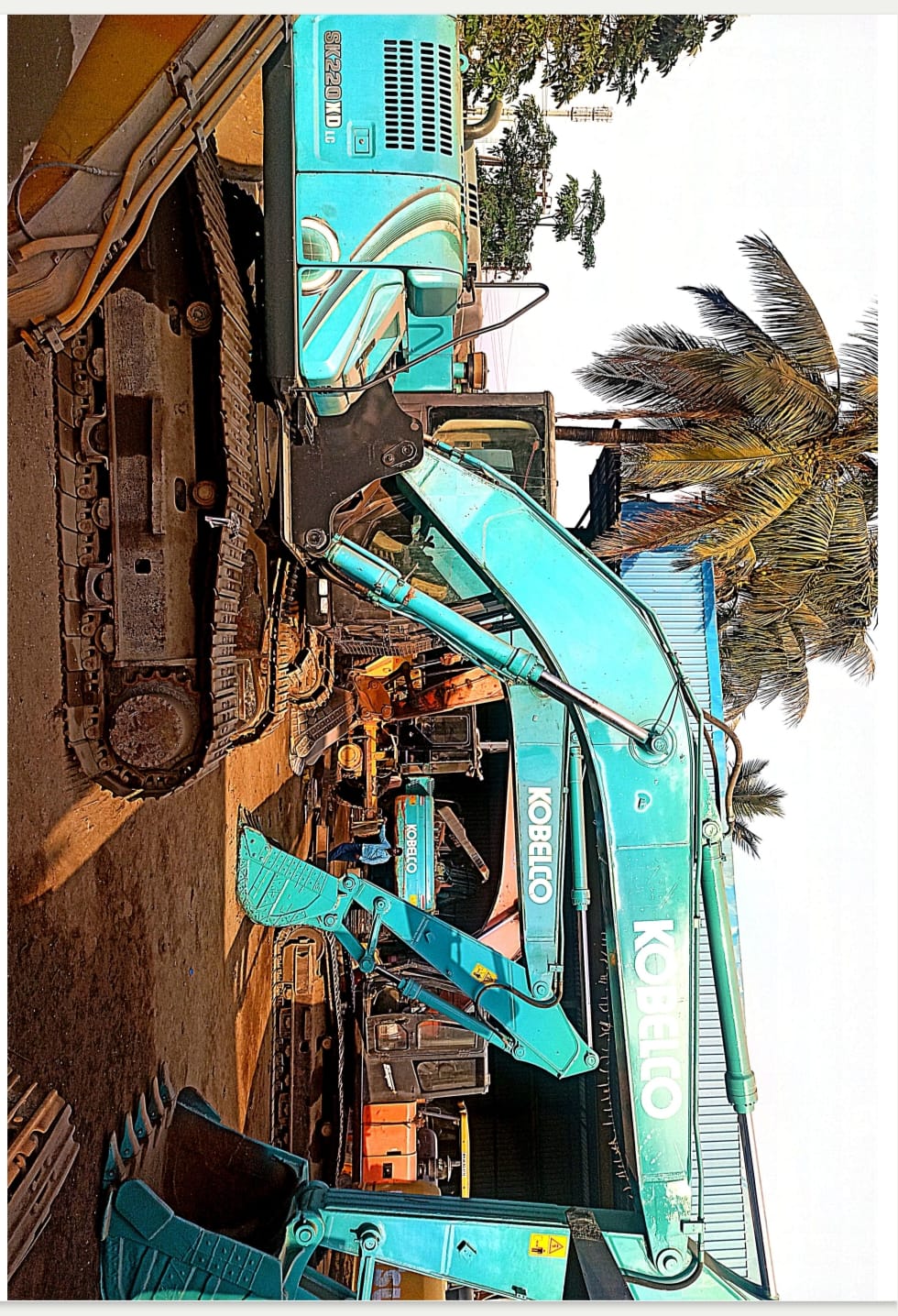 KOBELCO CRAWLER CRANE 220 2017