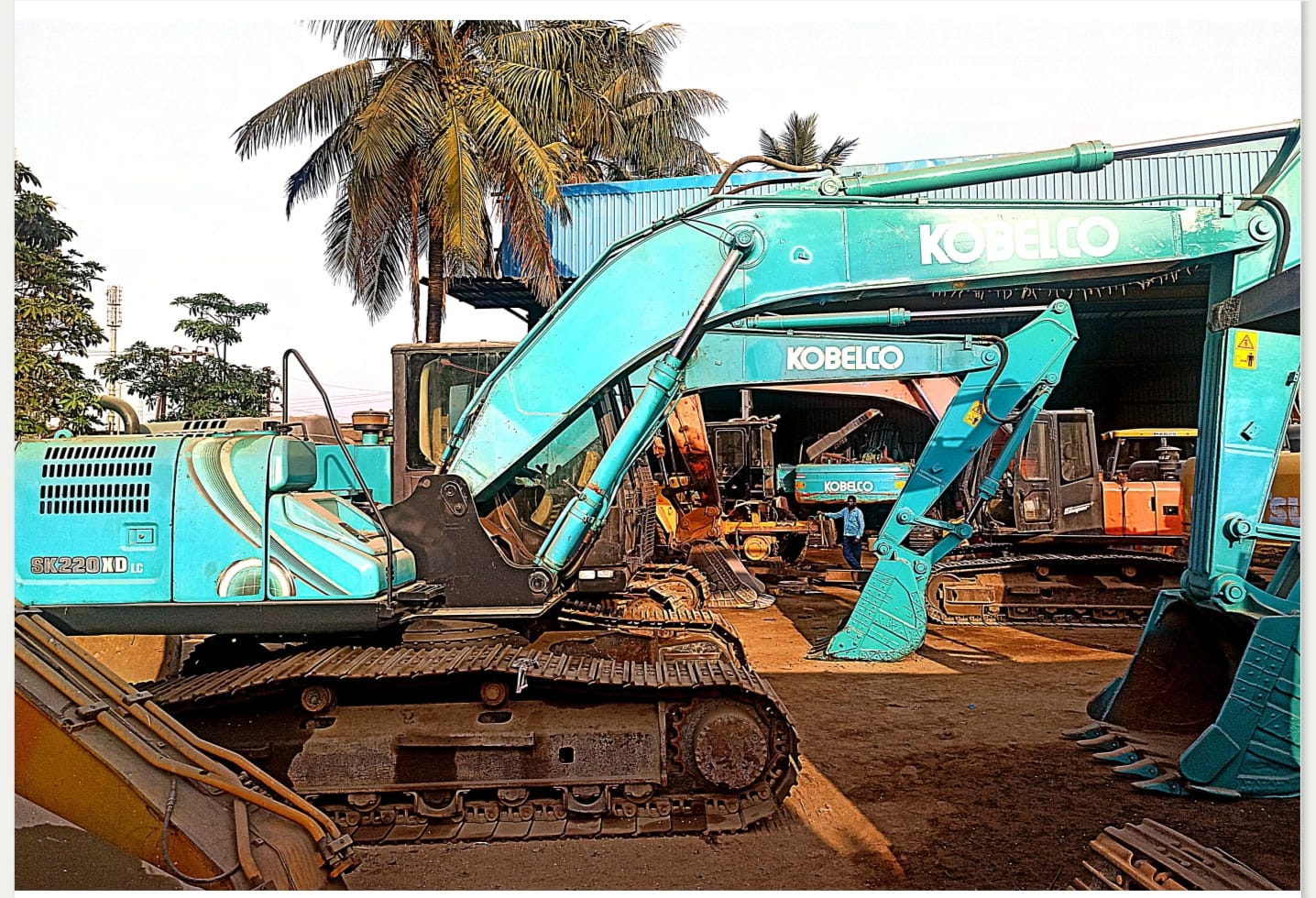 KOBELCO CRAWLER CRANE 220 2017