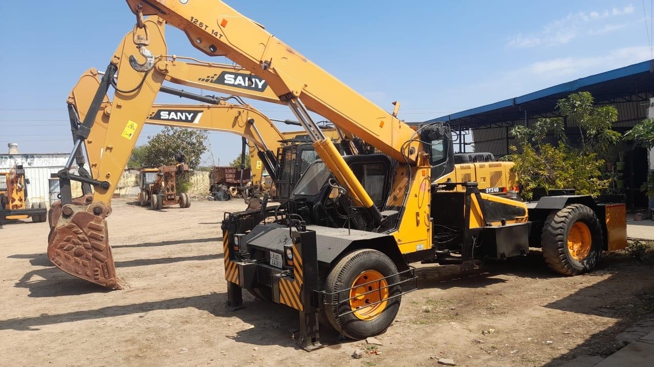 ESCORT FARANA TRX1550 2015