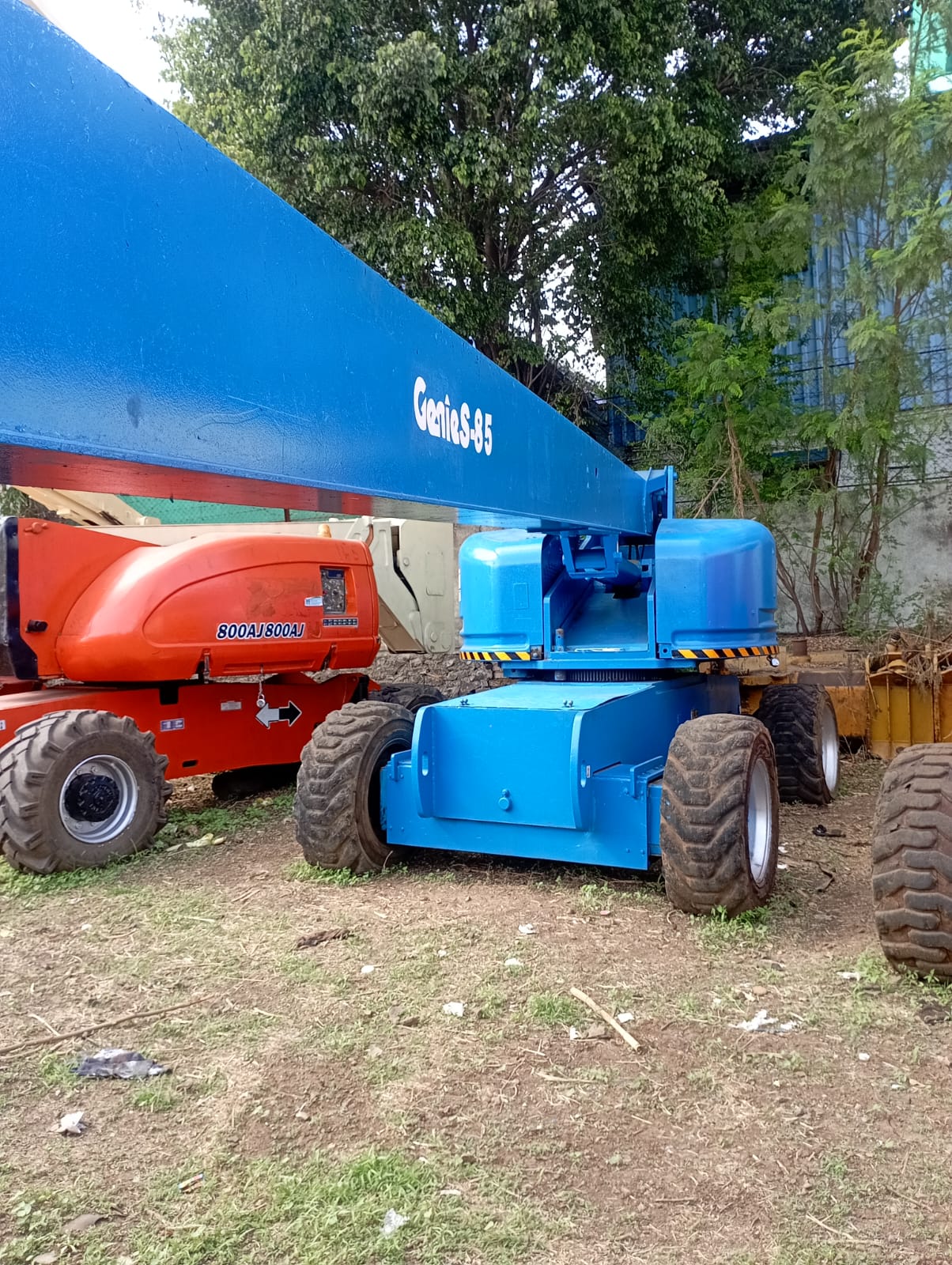 GENIE TELESCOPIC BOOM LIFT S 85