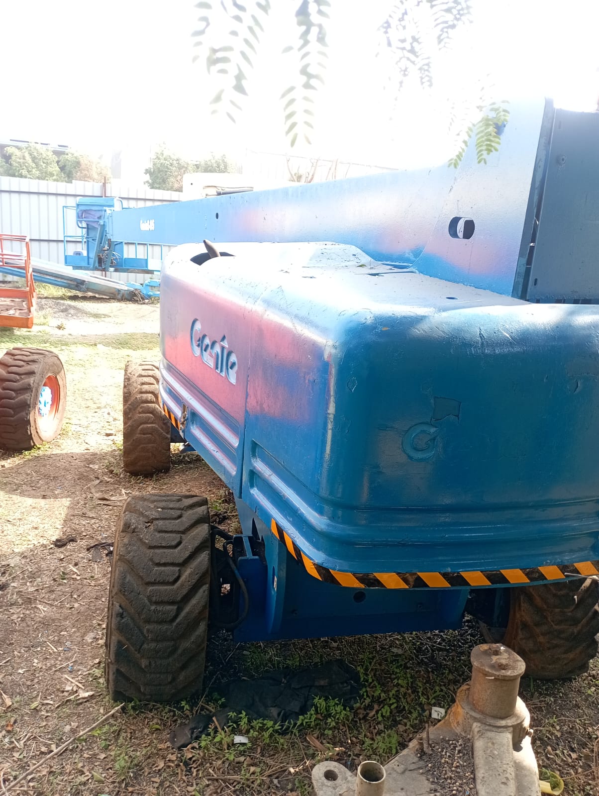 GENIE TELESCOPIC BOOM LIFT S 85