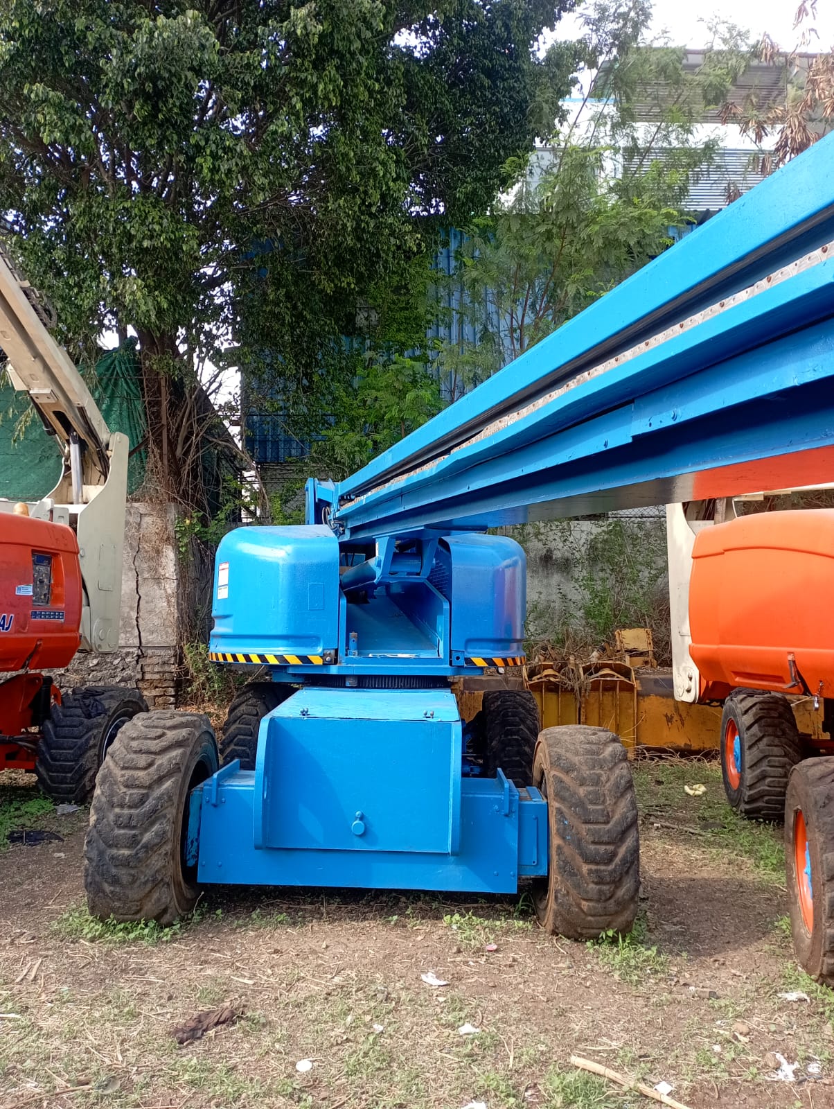 GENIE TELESCOPIC BOOM LIFT S 85