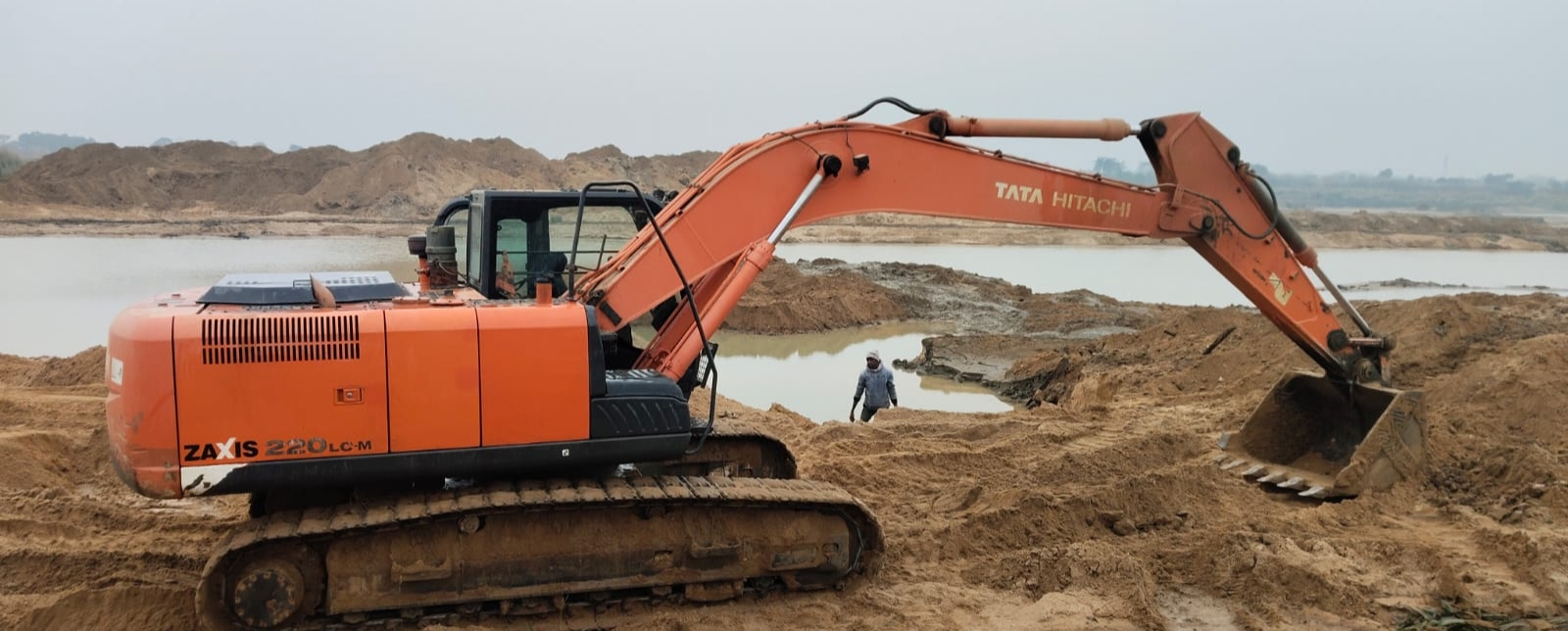 TATA HITACHI CRAWLER CRANE ZAXIS 220 LCM 2019