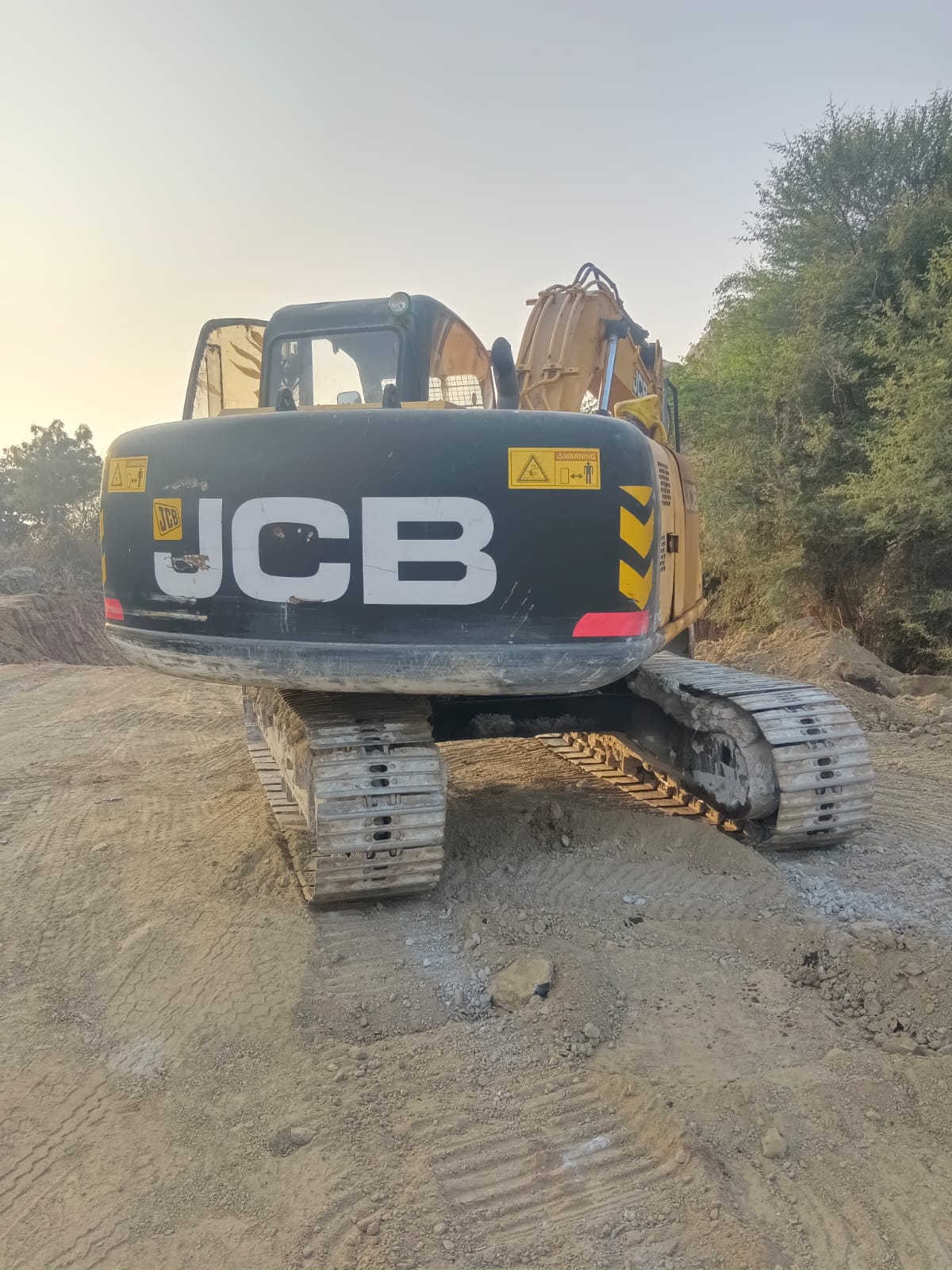 JCB EXCAVATOR JS140 2010
