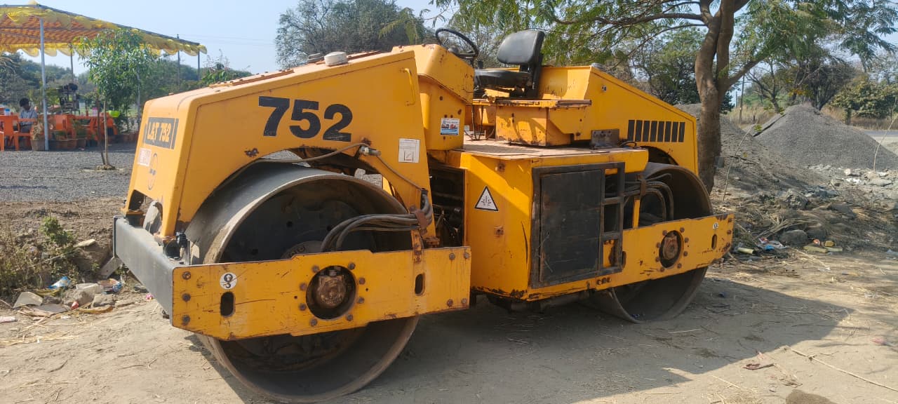 L&T DOUBLE DRUM ROLLER 752 2011