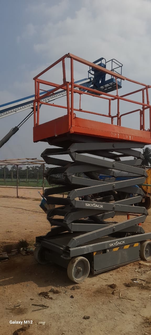 SKYJACK SCISSOR LIFT SJ4626 2011