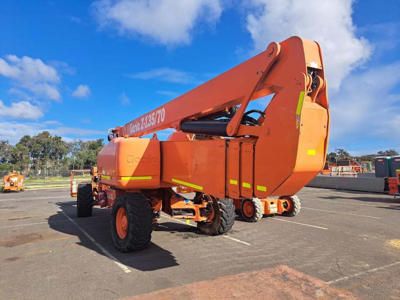 GENIE BOOM LIFT Z135 2010