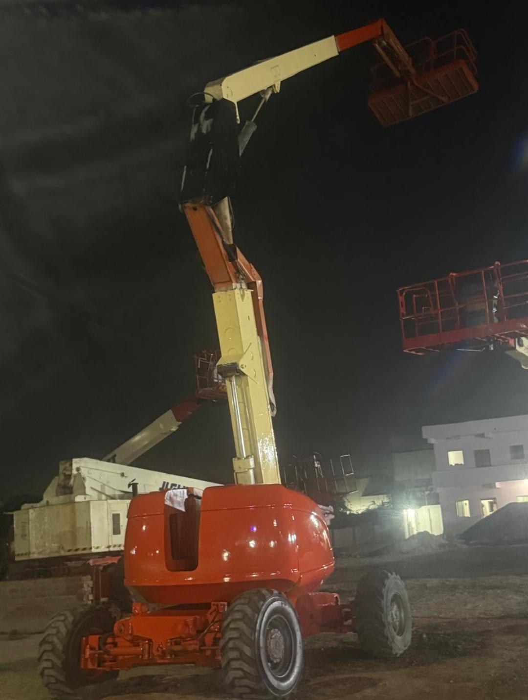 JLG BOOM LIFT 600AJ 2002