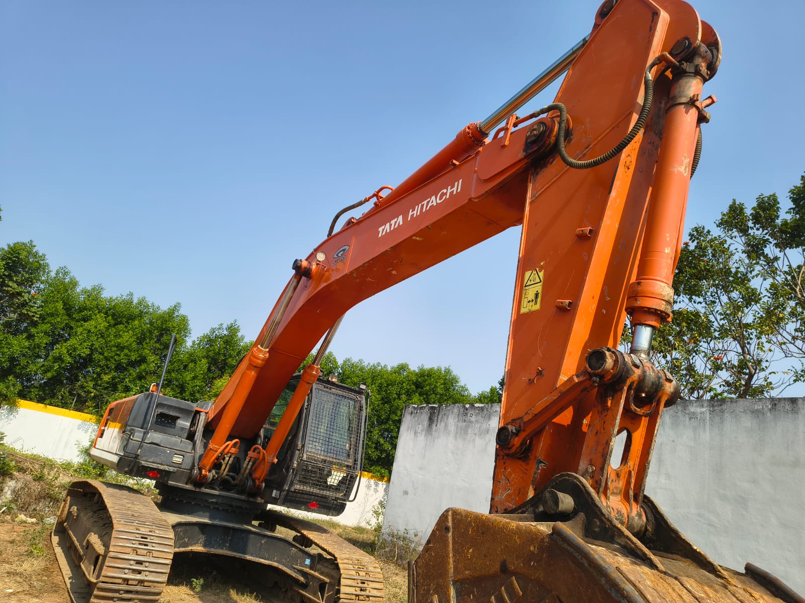 TATA HITACHI EXCAVATOR ZAXIS 370 2023
