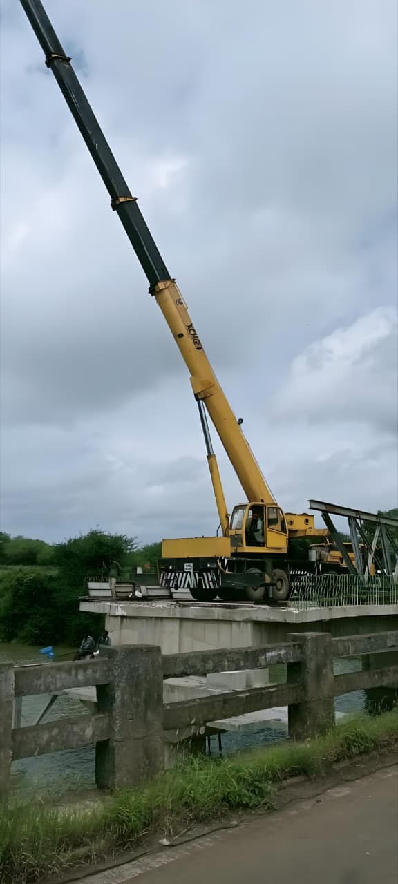 XCMG TRUCK MOUNTED CRANE QY50K 2005