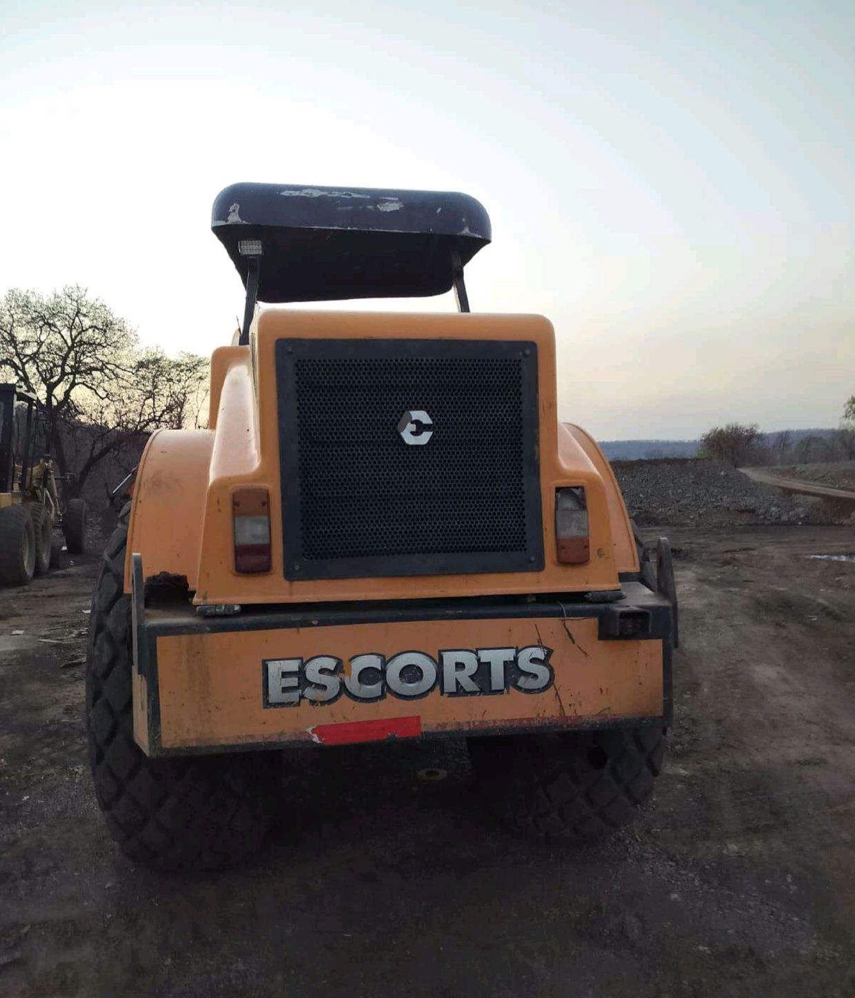 ESCORT SINGLE DRUM ROLLER EC5250 2016