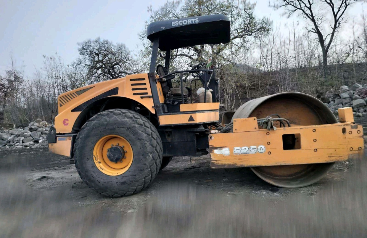 ESCORT SINGLE DRUM ROLLER EC5250 2016