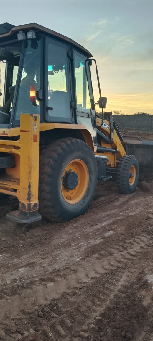 JCB BACKHOE 3DX 2021