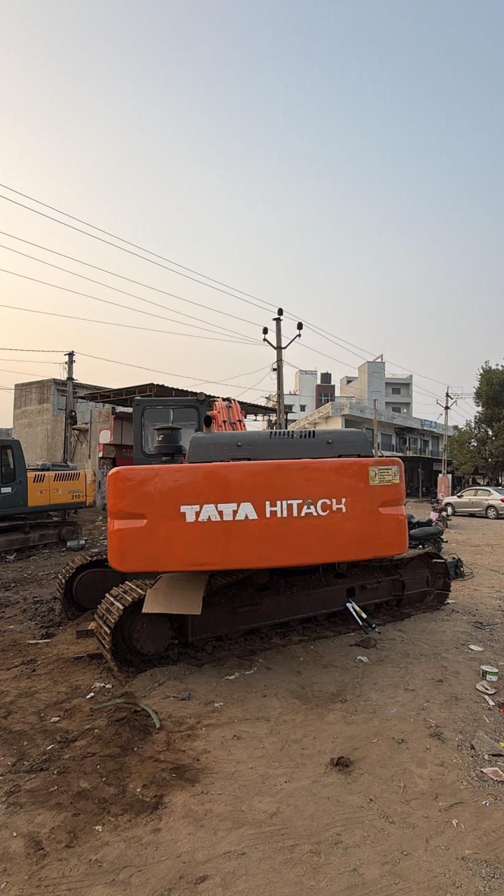 TATA HITACHI EXCAVATOR ZAXIS 210LC 2019