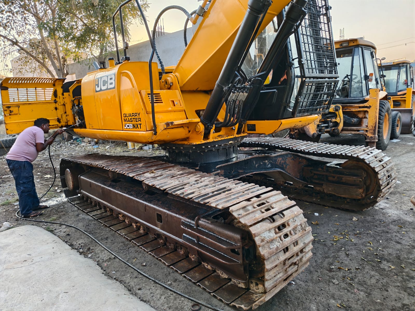 JCB EXCAVATOR JS225 2023