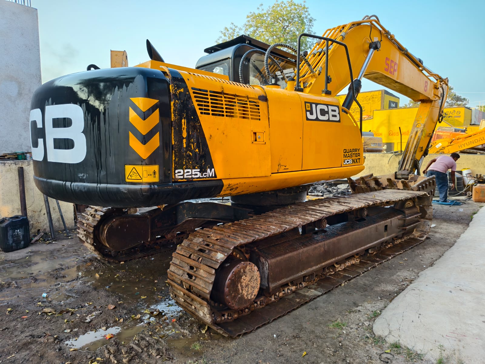 JCB EXCAVATOR JS225 2023