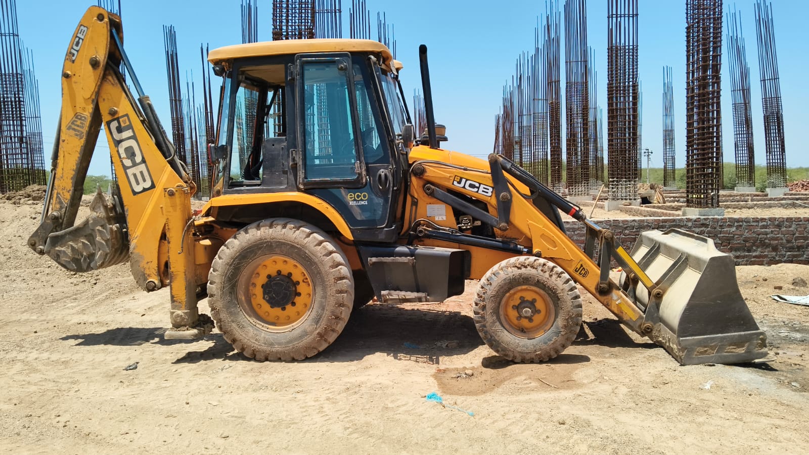 JCB BACKHOE 3DX 2017