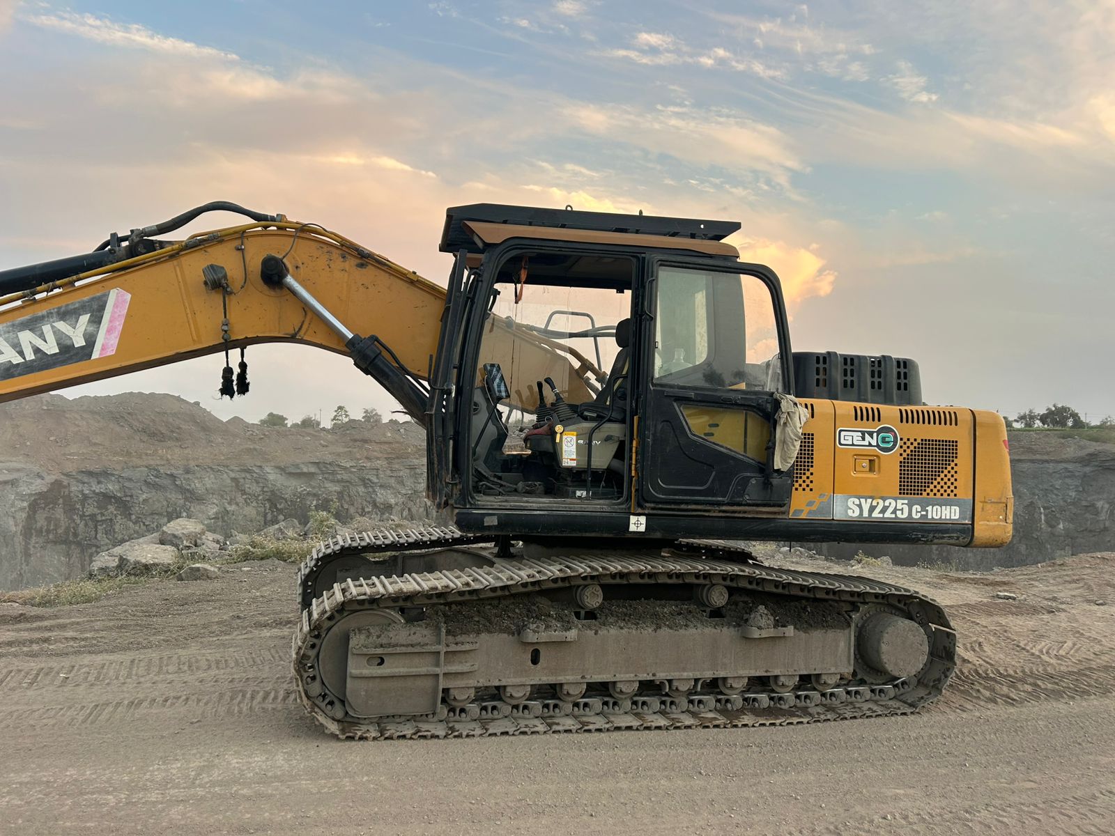 SANY EXCAVATOR SY225 2022