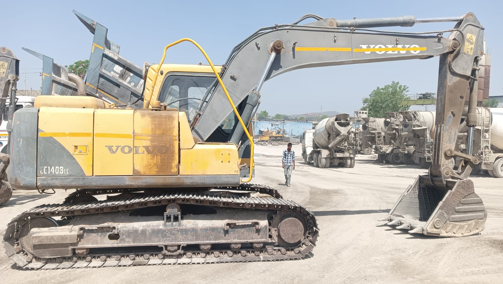 VOLVO EXCAVATORS EC140D 2015
