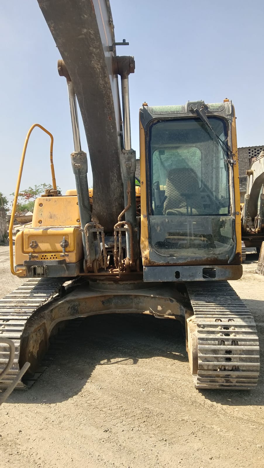 VOLVO EXCAVATORS EC140D 2015