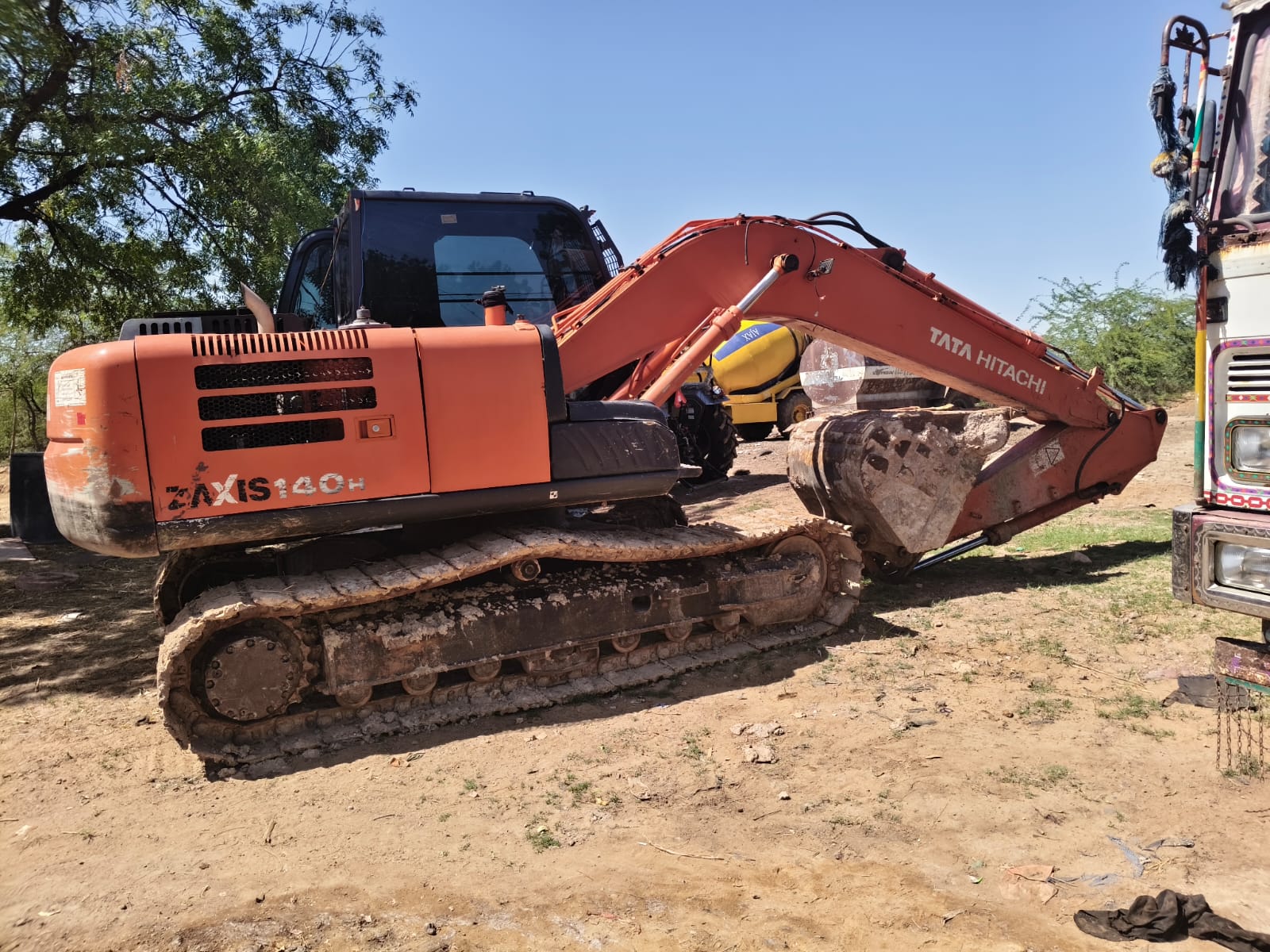 TATA HITACHI EXCAVATOR ZAXIS 140H 2019