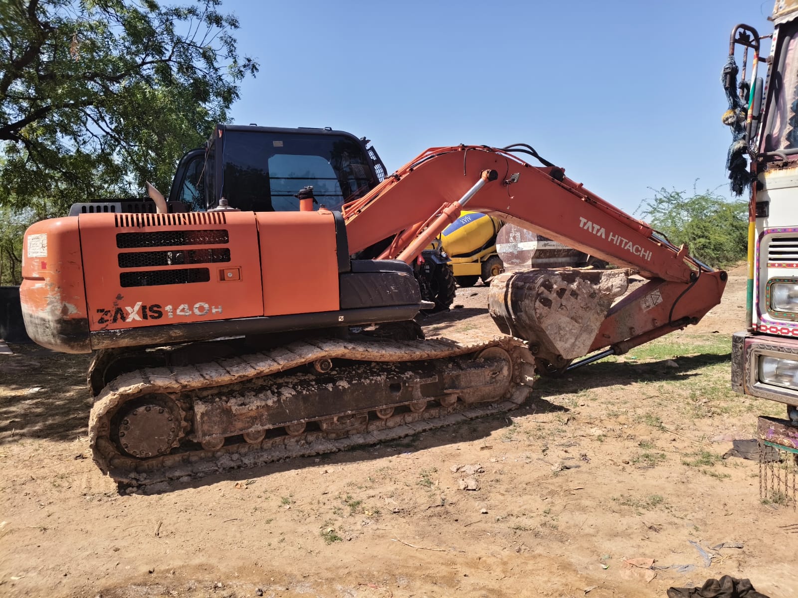 TATA HITACHI EXCAVATOR ZAXIS 140H 2019