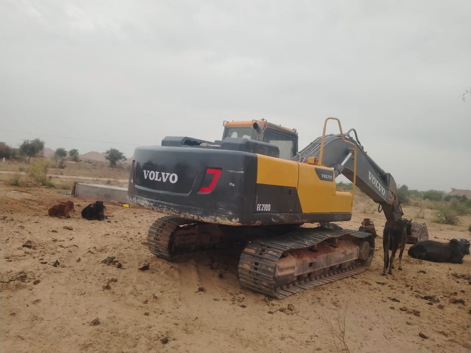 VOLVO EXCAVATOR EC210DD 2017