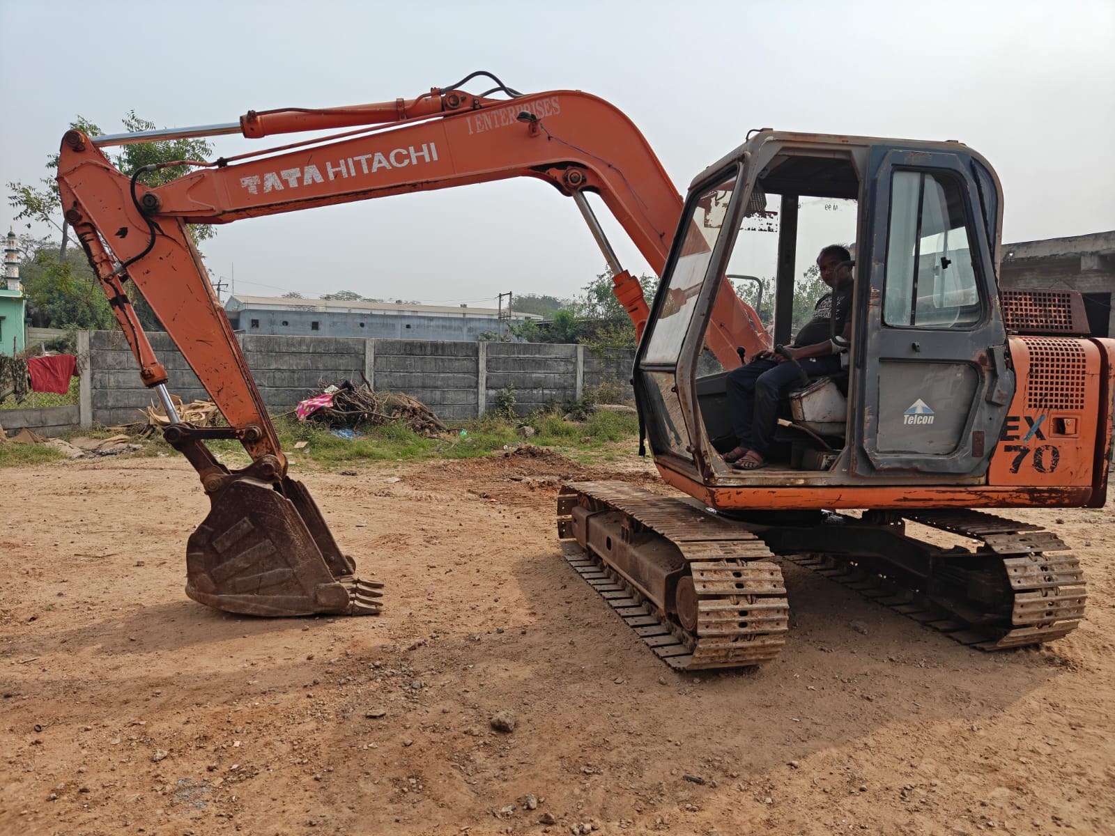 TATA HITACHI EXCAVATOR EX 70 2012