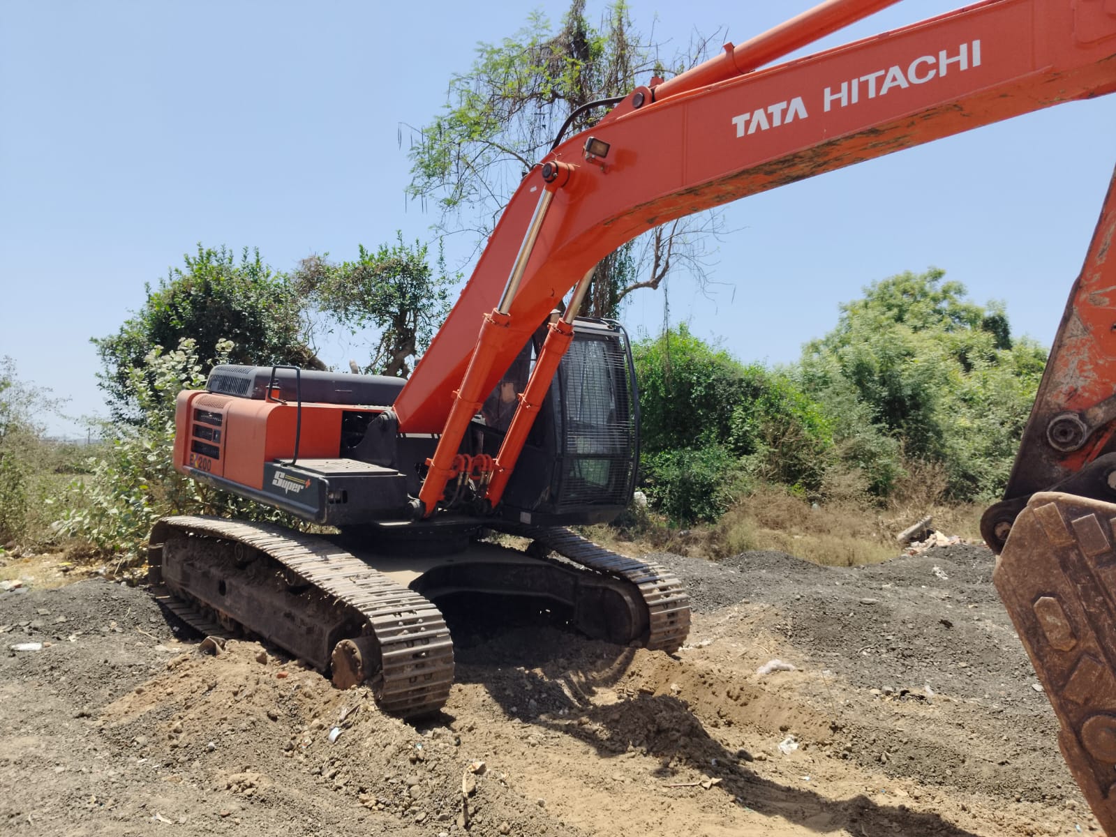 TATA HITACHI EXCAVATOR EX 200 2023