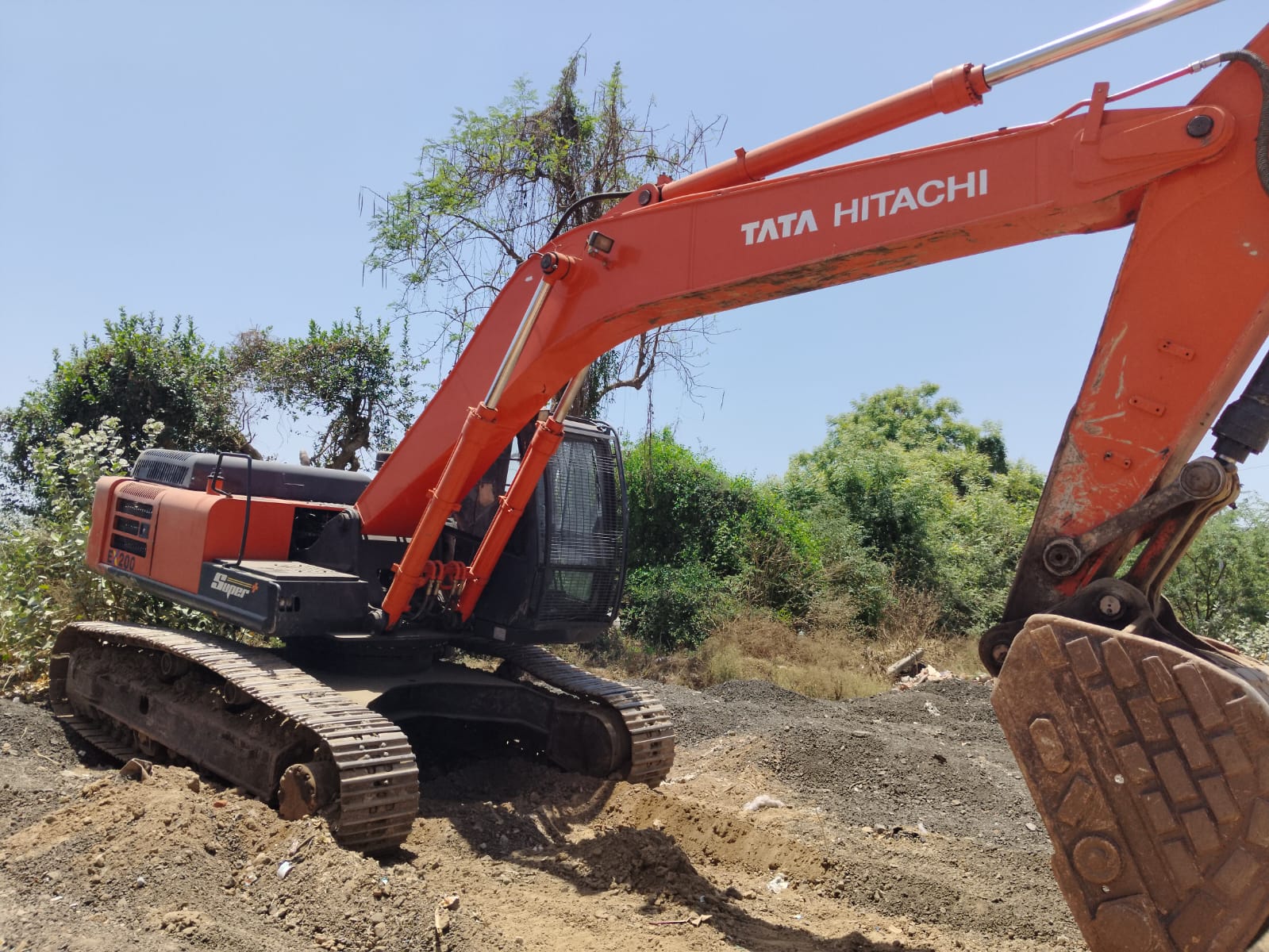 TATA HITACHI EXCAVATOR EX 200 2023
