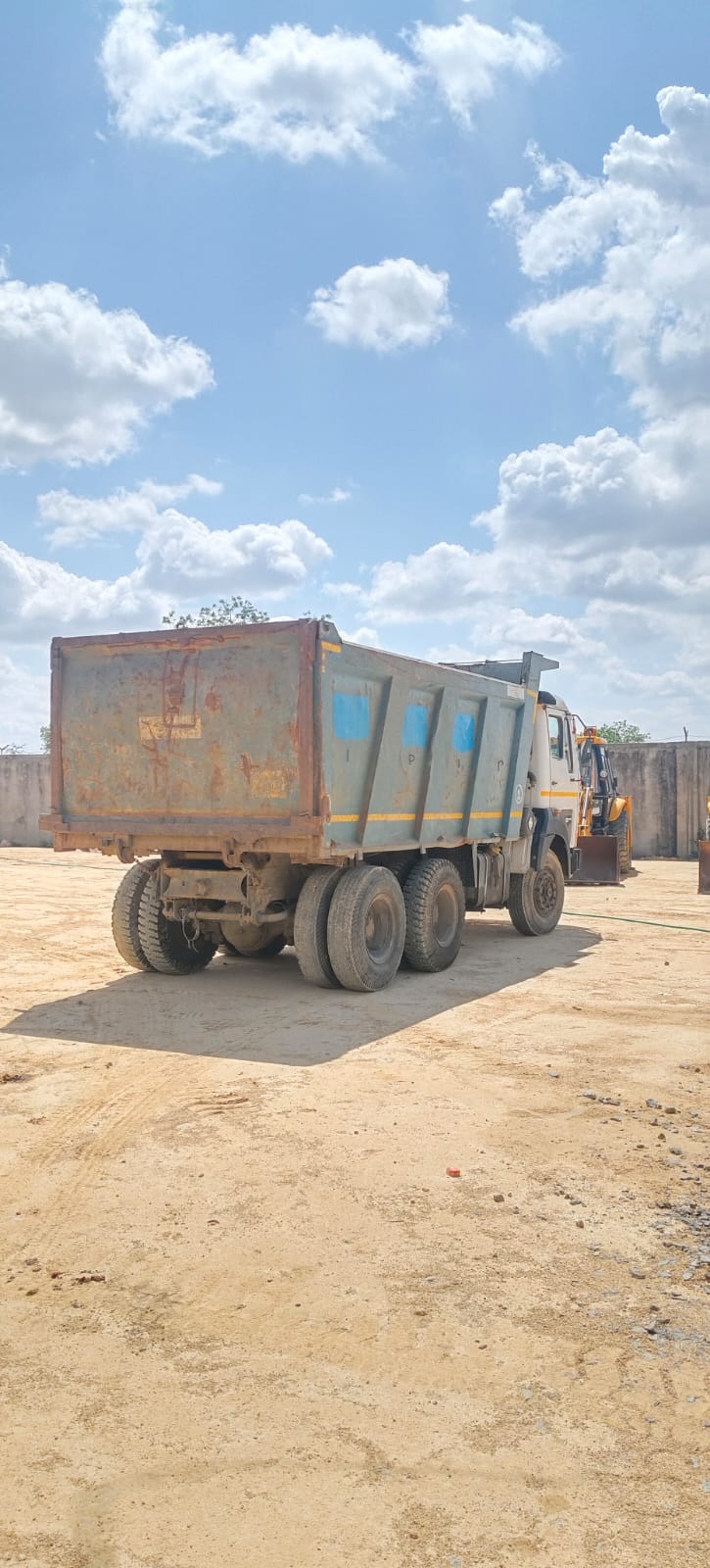 TATA SINGA DUMP TRUCK 2823.TK 2024