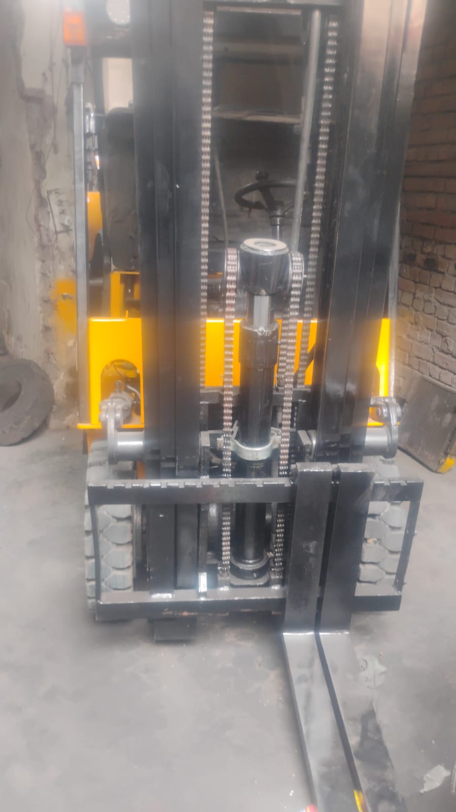 VOLTAS DIESEL FORKLIFT DVX506 FC 2021