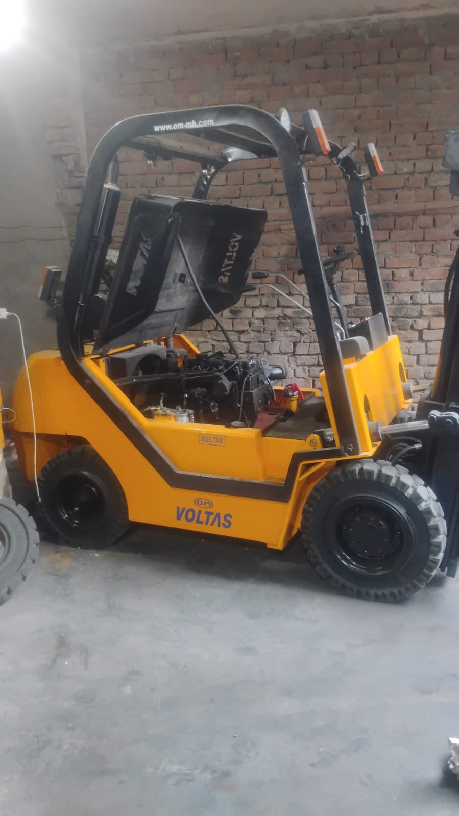 VOLTAS DIESEL FORKLIFT DVX506 FC 2021
