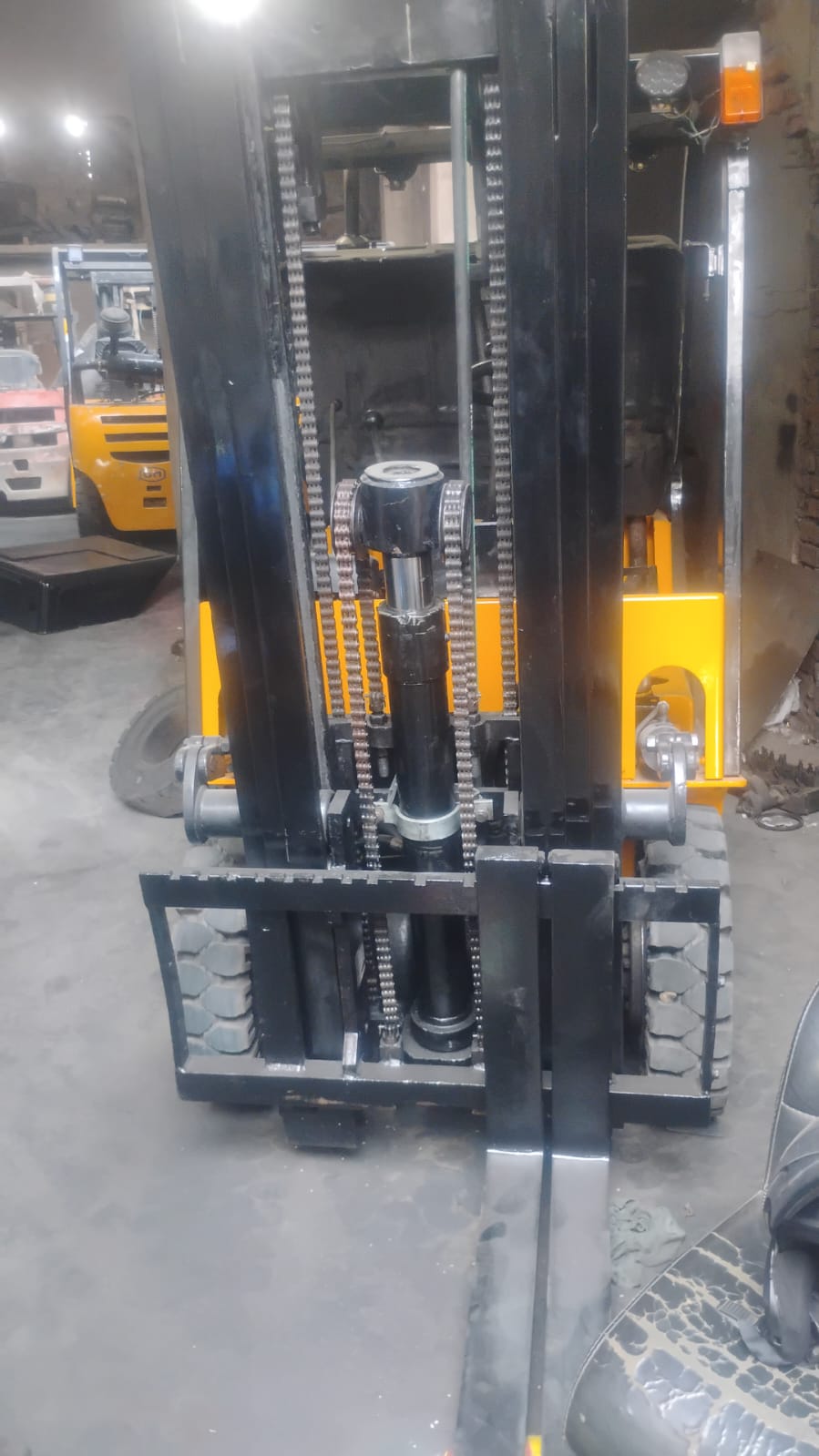 VOLTAS DIESEL FORKLIFT DVX506 FC 2021