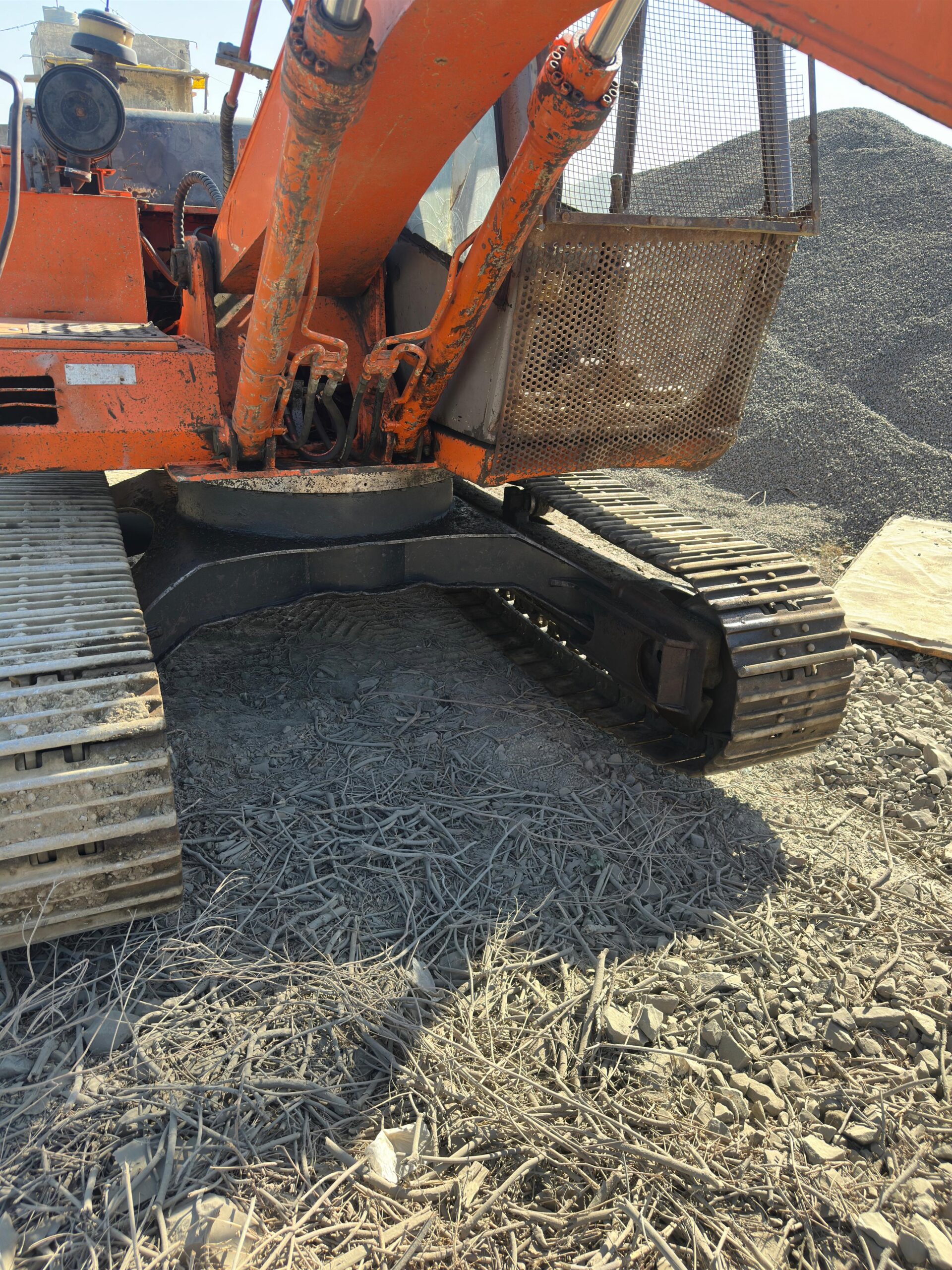 TATA HITACHI EXCAVATOR EX 110 2010