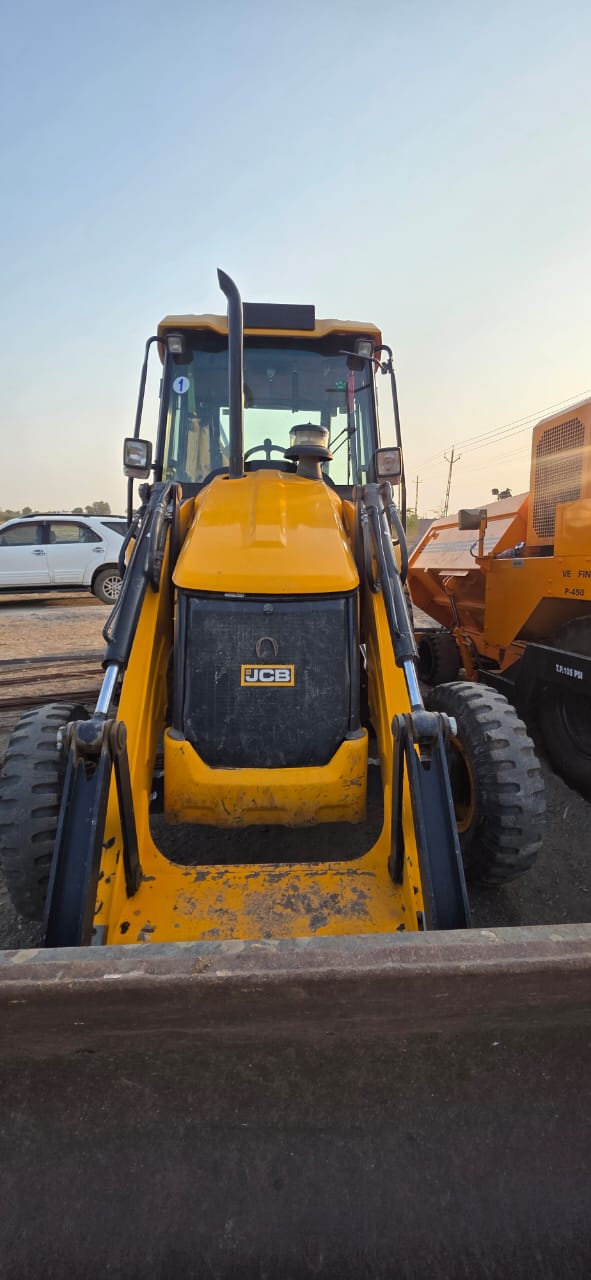 JCB BACKHOE 3DX 2023