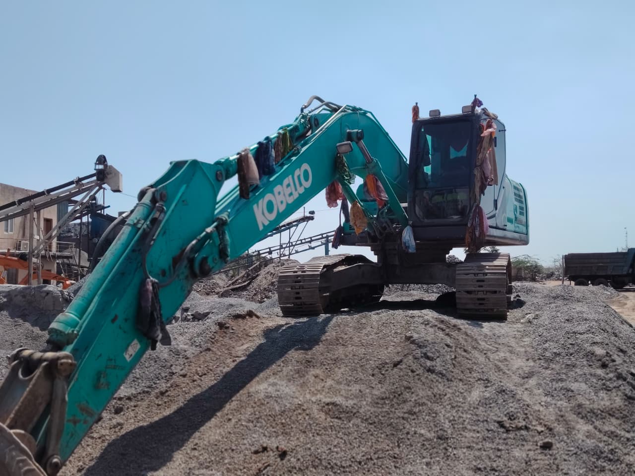 KOBLECO EXCAVAOR SK220XD 2020