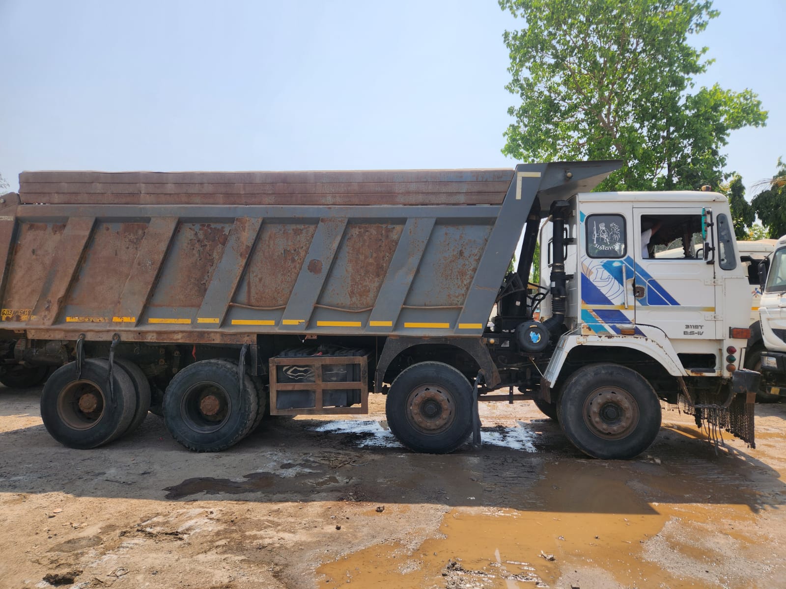 ASHOK LEYLAND DUMP TRUCK 3118 2019