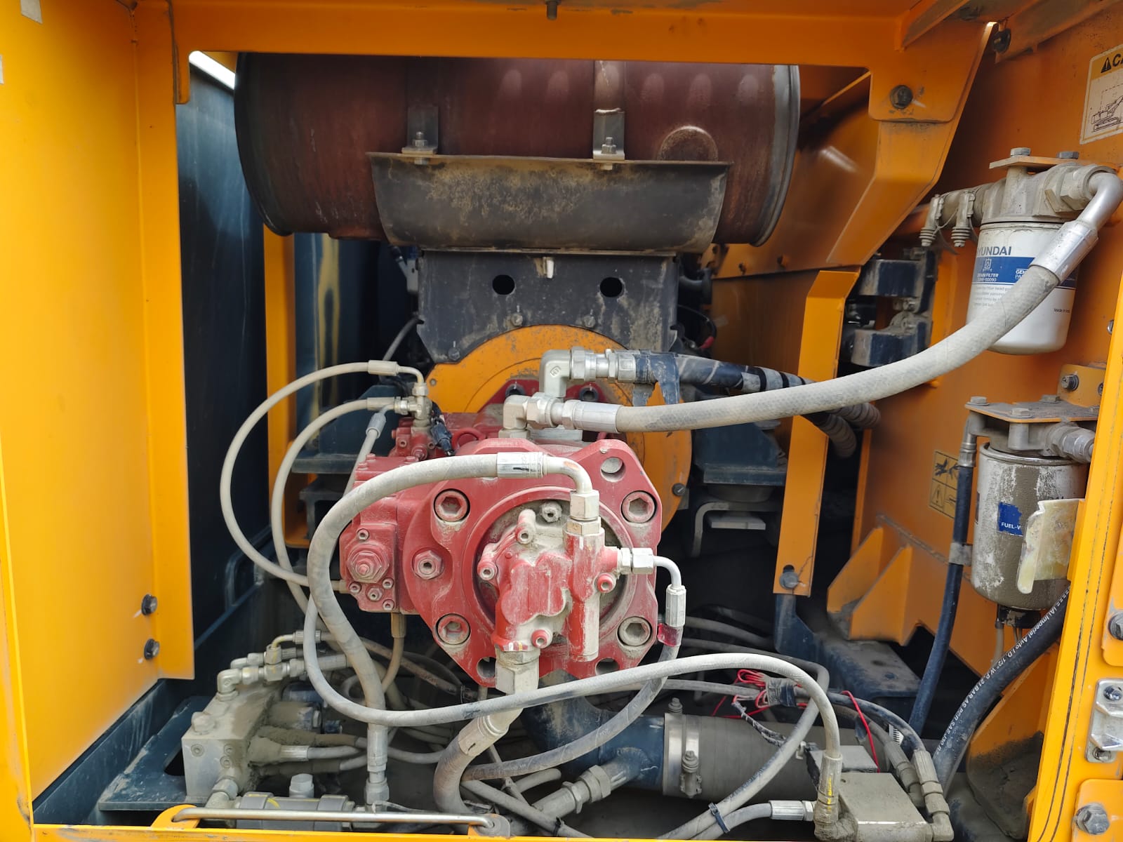 HYUNDAI EXCAVATOR R210E 2022