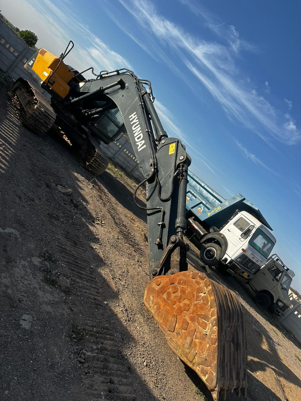 HYUNDAI EXCAVATOR R210 2021