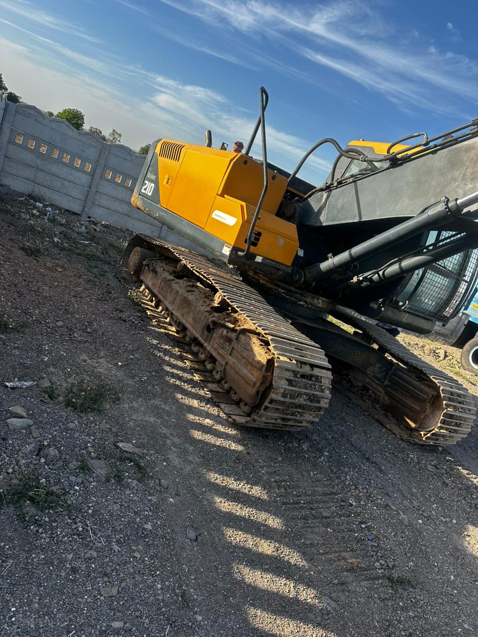 HYUNDAI EXCAVATOR R210 2021