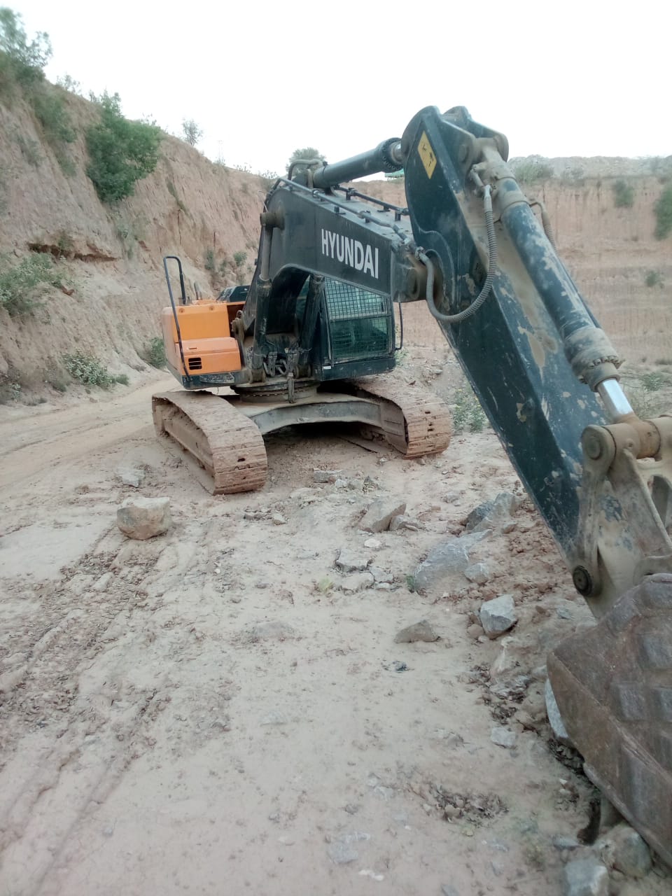 HYUNDAI EXCAVATOR R215E 2023