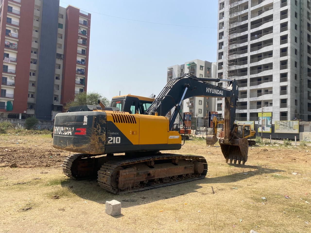 HYUNDAI EXCAVATOR R210 2021
