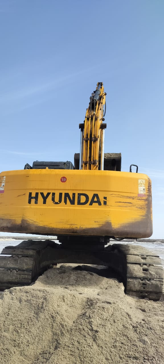 HYUNDAI EXCAVATOR R210 2016