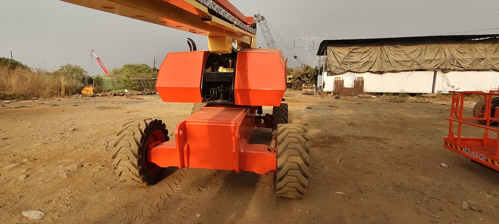 JLG BOOM LIFT 860SJ 2011