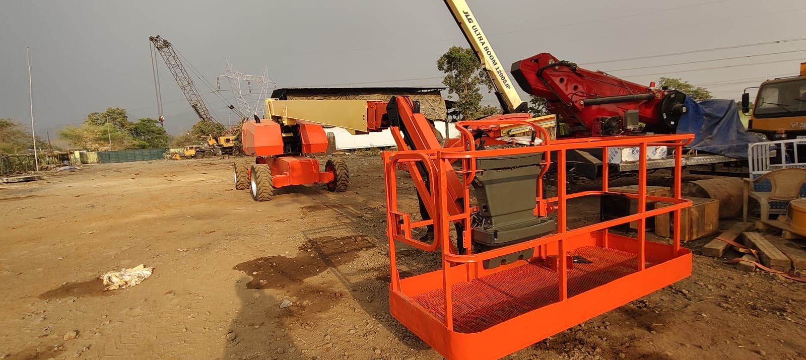 JLG BOOM LIFT 860SJ 2011