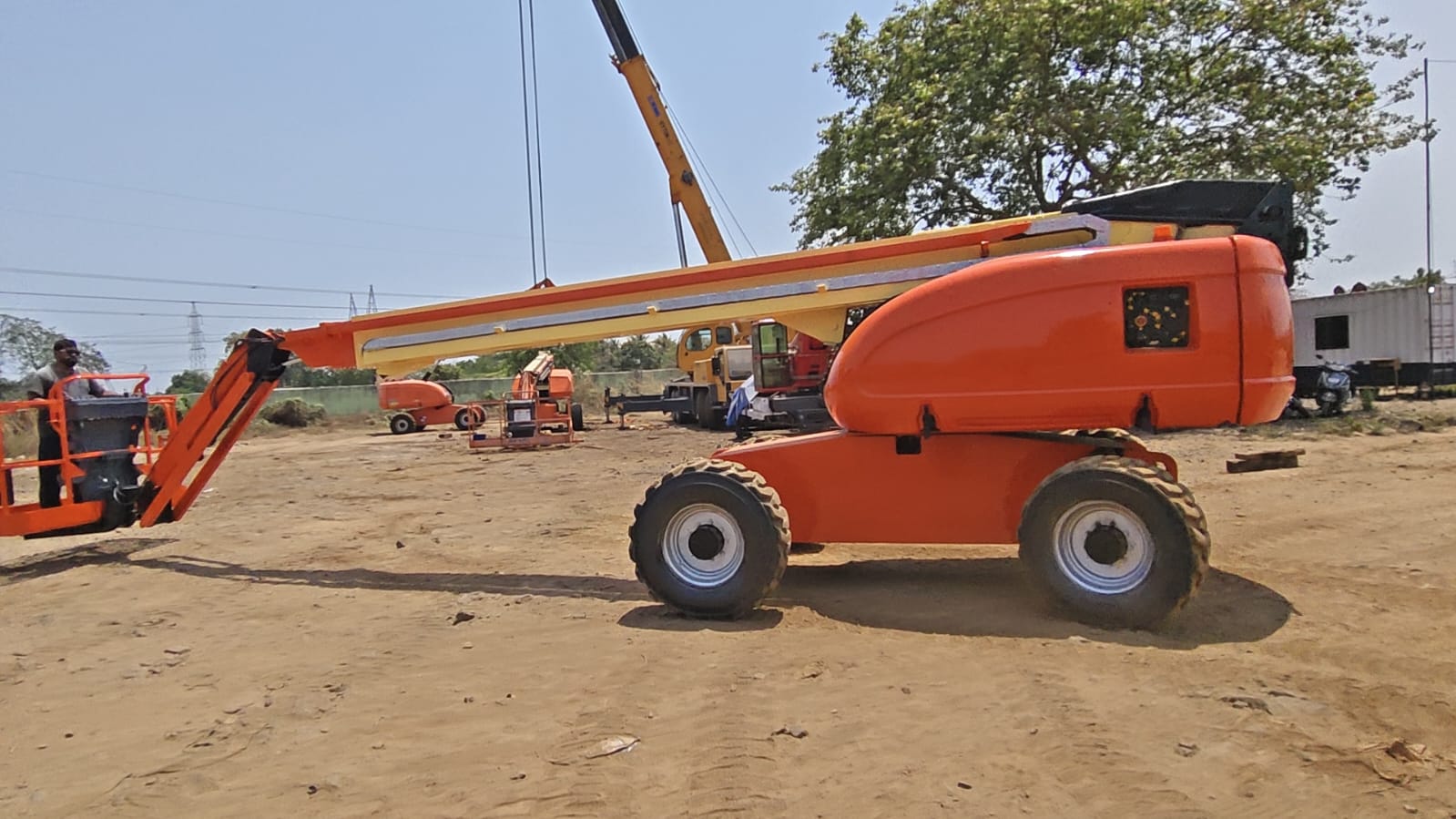 JLG BOOM LIFT 660SJ 2008